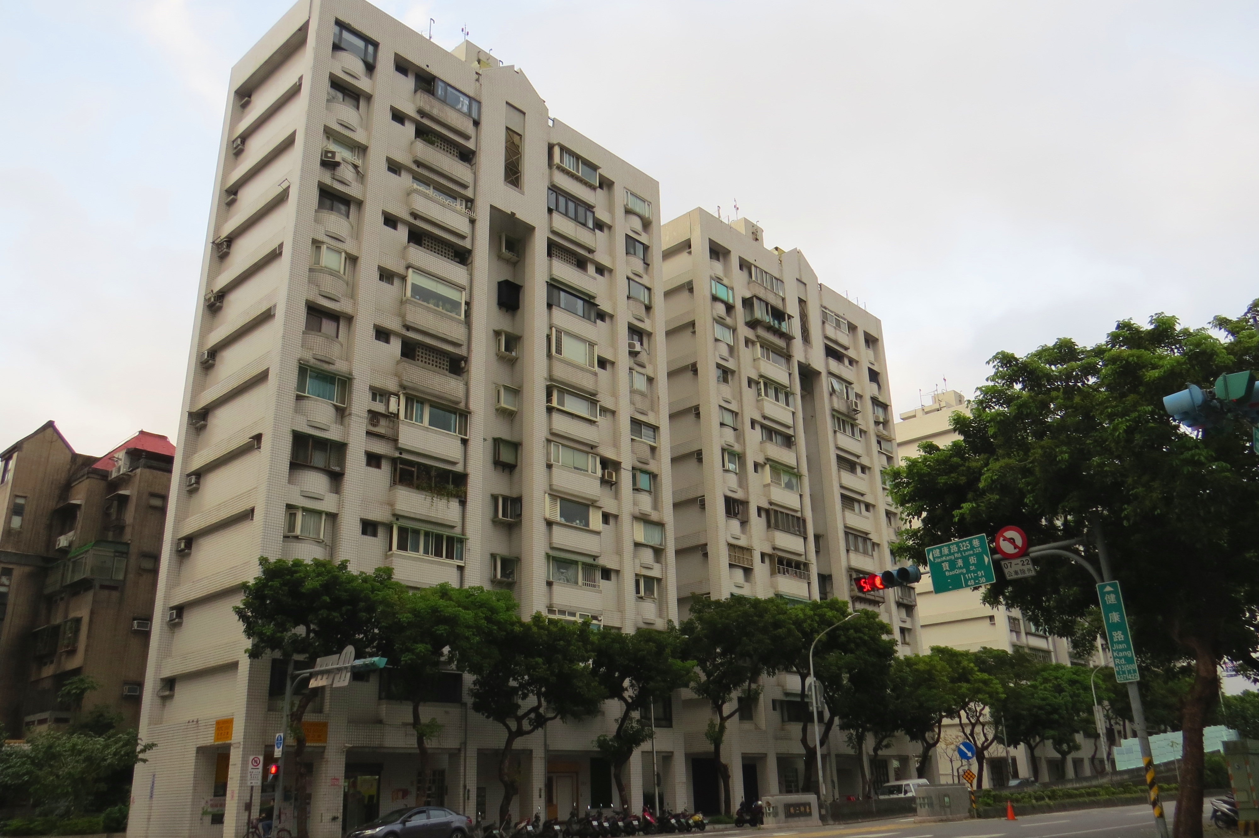 跟誠一社區有關的相片,共2張