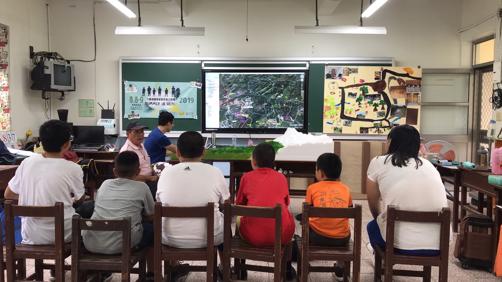 跟部落家庭影像工作坊/課程有關的相片,共2張