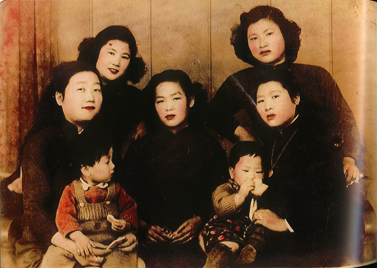 1950年代鄧愛芳與湖南同鄉姊妹於虎尾合影