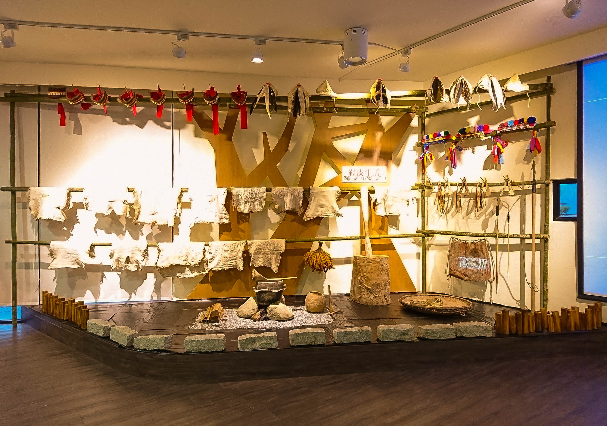 阿里山館－鞣出鄒的文化－鄒族鞣皮工藝特展－展場照片１